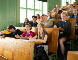 Den s lasery a fotonikou 2025 motivoval středoškoláky ke studiu fyziky